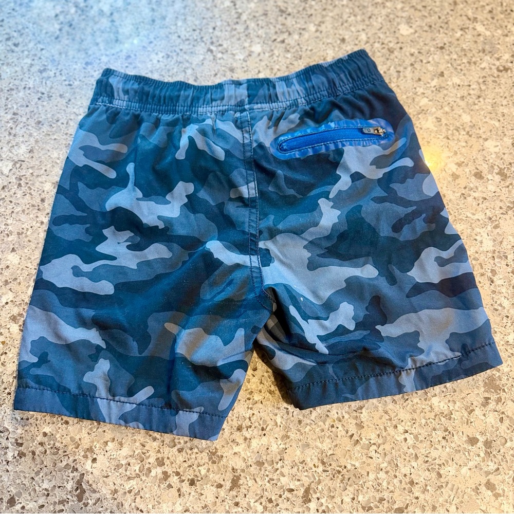 Gap Blue Camouflage Hybrid Sports Short- YXS - Picture 2 of 8